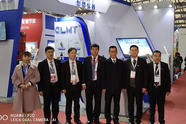 中國鑄造協會張志勇秘書長（右起三）、劉樹生主任（右起四）