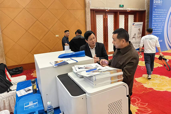 為嘉賓介紹我司優質產品